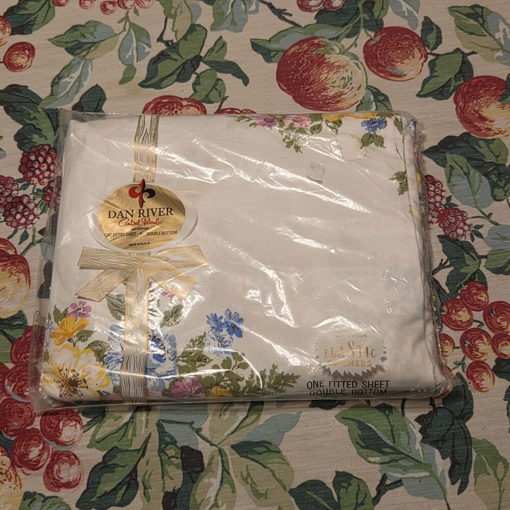 Vintage 1966 Dan River Flower Fantasy Full Fitted Sheet NOS Cotton Percale